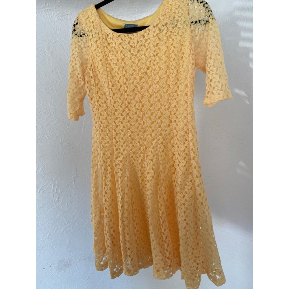 NWT half sleeve lace dress 🌼